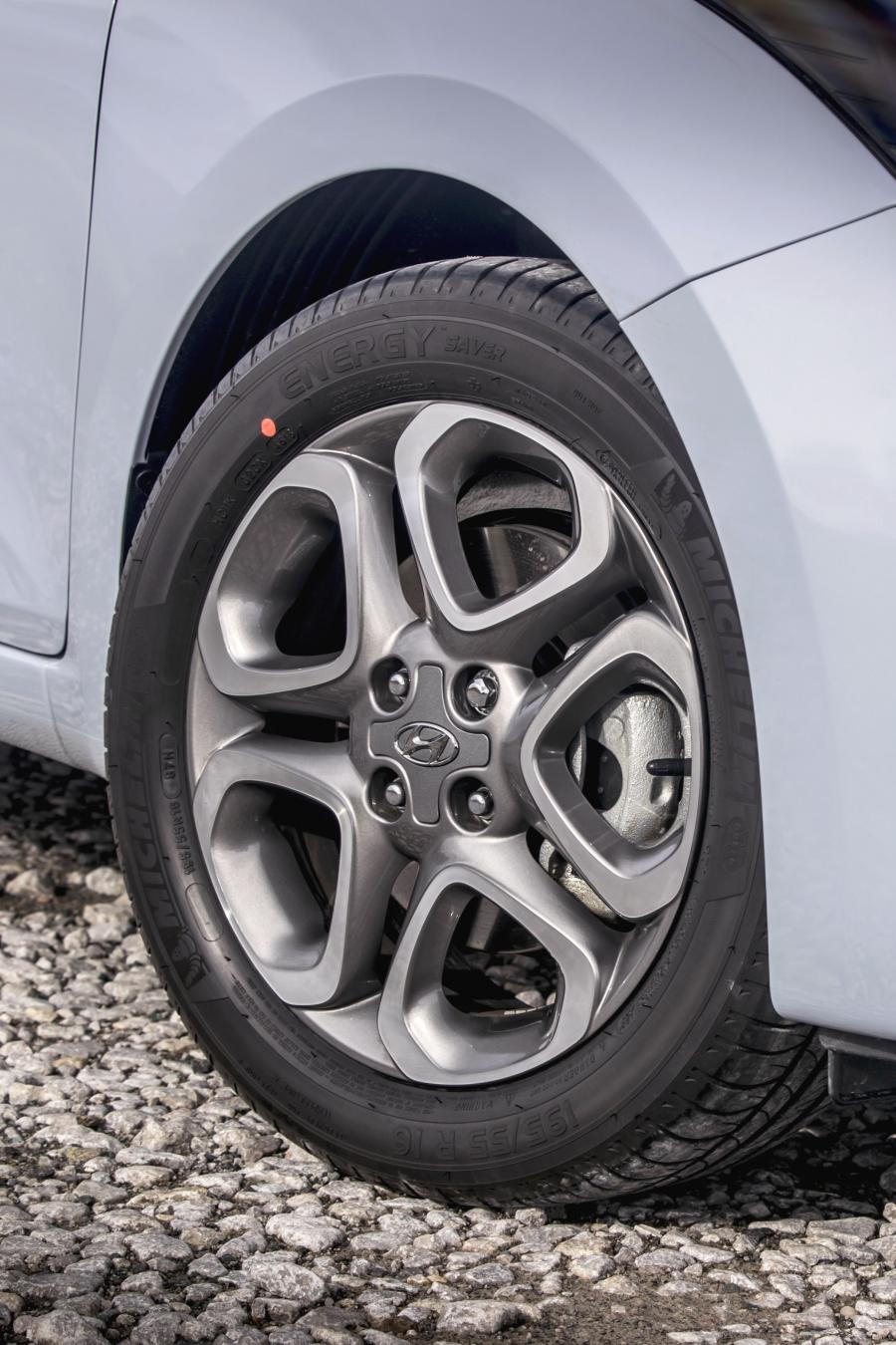 Колеса Hyundai i20 Play (IB) 2019 года  (UK) (фото 35 из 42)